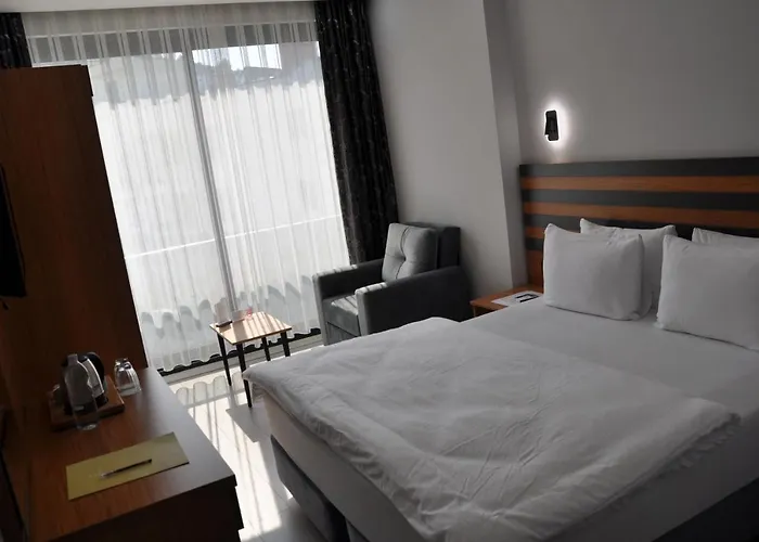 Life Hotel 3*