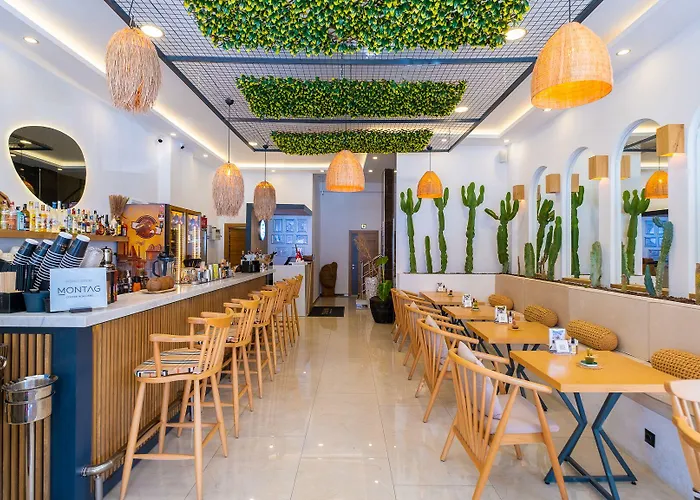Life Hotel