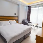 Life Otel 3*