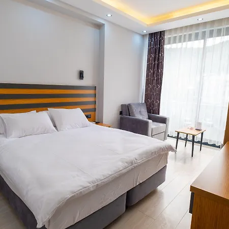 Life Hotel 3*